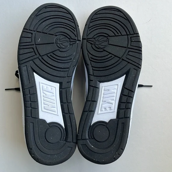 ?Owned by an Olympian?Nike Men’s Sz 10.5 Full Force Black White Low Basketball ?Owned by an Olympian?Nike Men main image 2